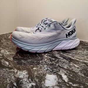 Hoka Arahi 6. Women's size 7